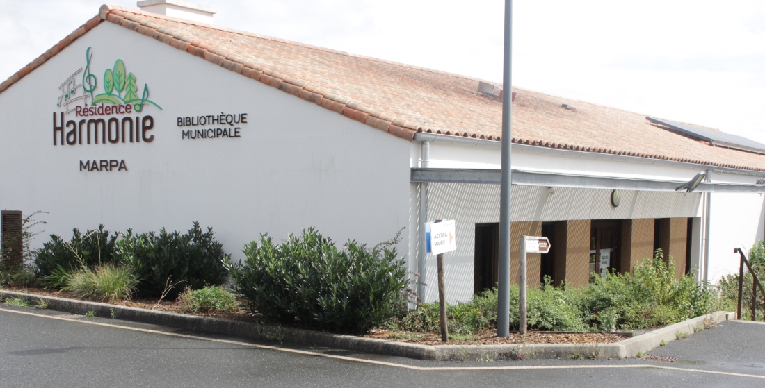 Image représentant l'extérieur de la bibliothèque de Chambretaud