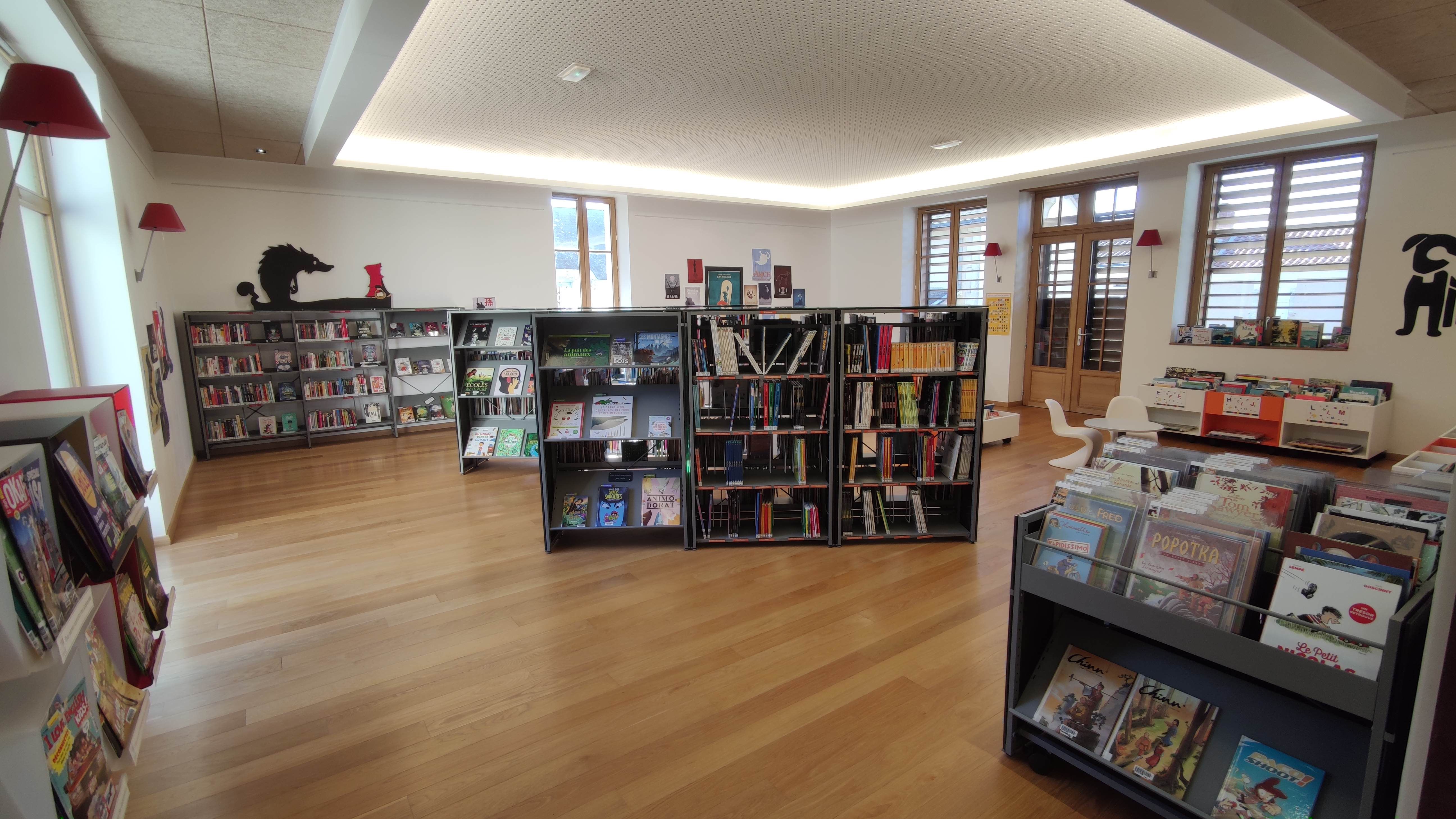 Image représentant l'intérieur de la Vendéthèque de la Châtaigneraie