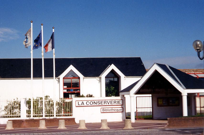  Image qui représente l'extérieur de la  bibliothèque de Saint-Gilles-Croix-de-Vie