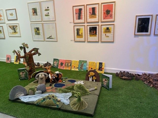 Image de l'exposition d'Olivier Tallec à la Médiathèque Benjamin Rabier de La Roche-sur-Yon.